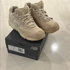 New Balance 850 Mono Pack Off White